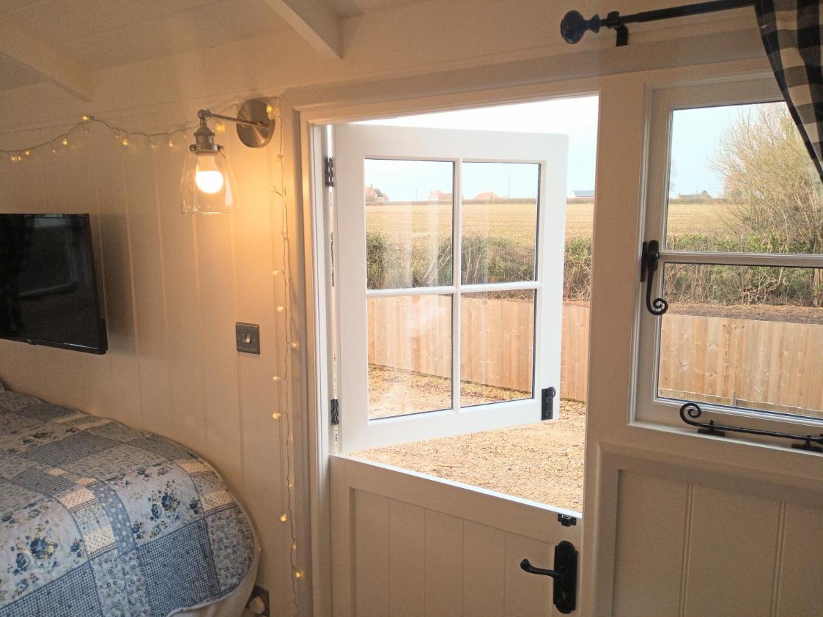 Yew Tree View Luxury Shepherd'S Hut Стърминстер Нютън Екстериор снимка