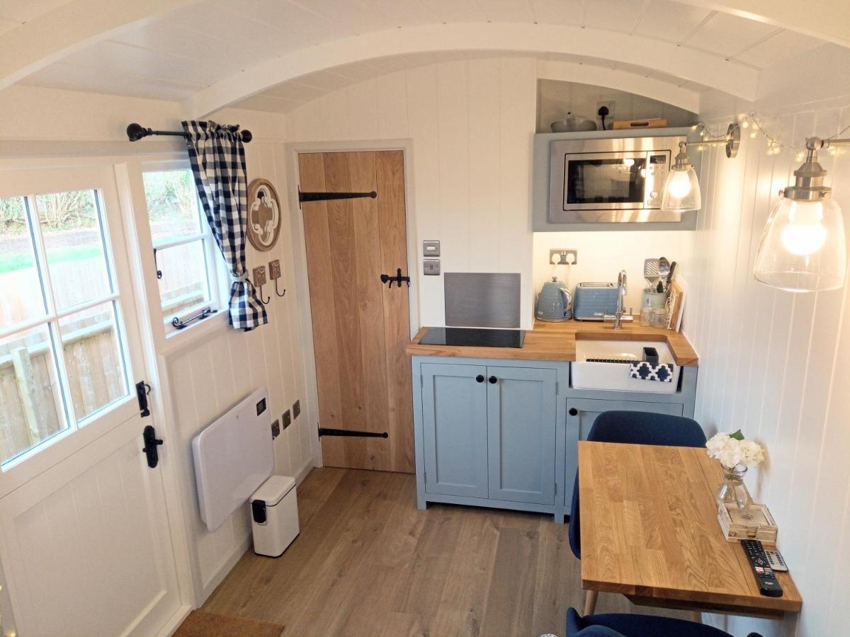 Yew Tree View Luxury Shepherd'S Hut Стърминстер Нютън Екстериор снимка