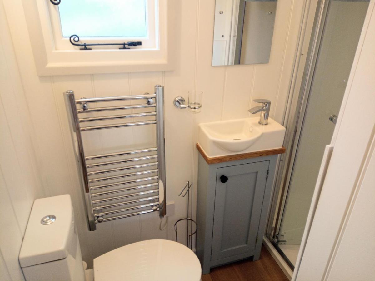 Yew Tree View Luxury Shepherd'S Hut Стърминстер Нютън Екстериор снимка